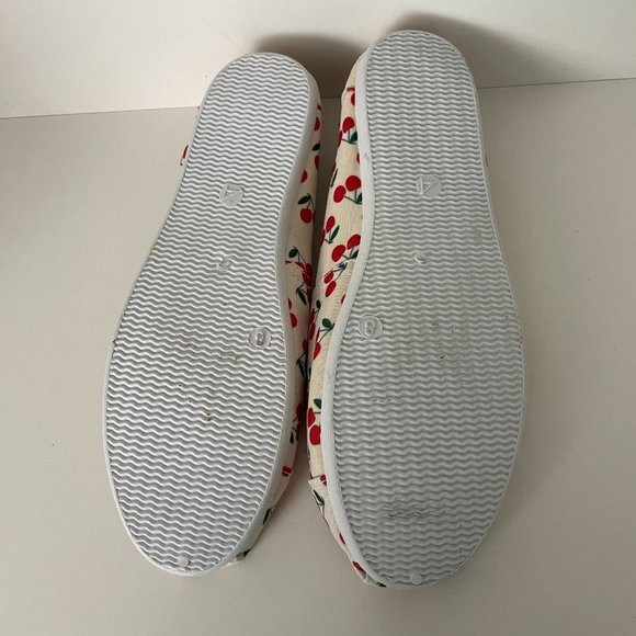 ARDENE White & Red Cherry Print Canvas Sneakers / Espadrilles / Flats - Size 8 - Picture 5 of 6